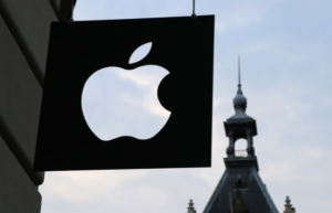 Read more about the article Apple is luring students once again with free Beats headphones