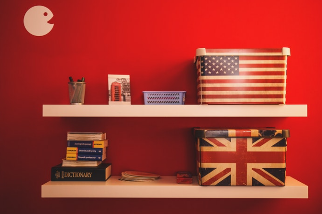 English-flag-and-english-dictionary